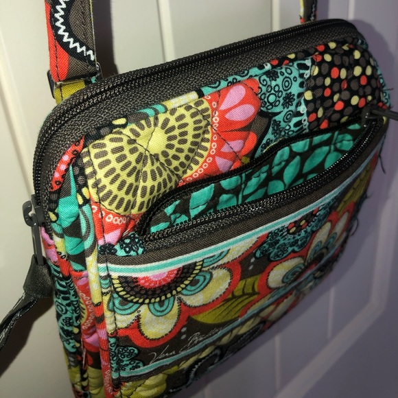 Vera Bradley Crossbody - Picture 4 of 7